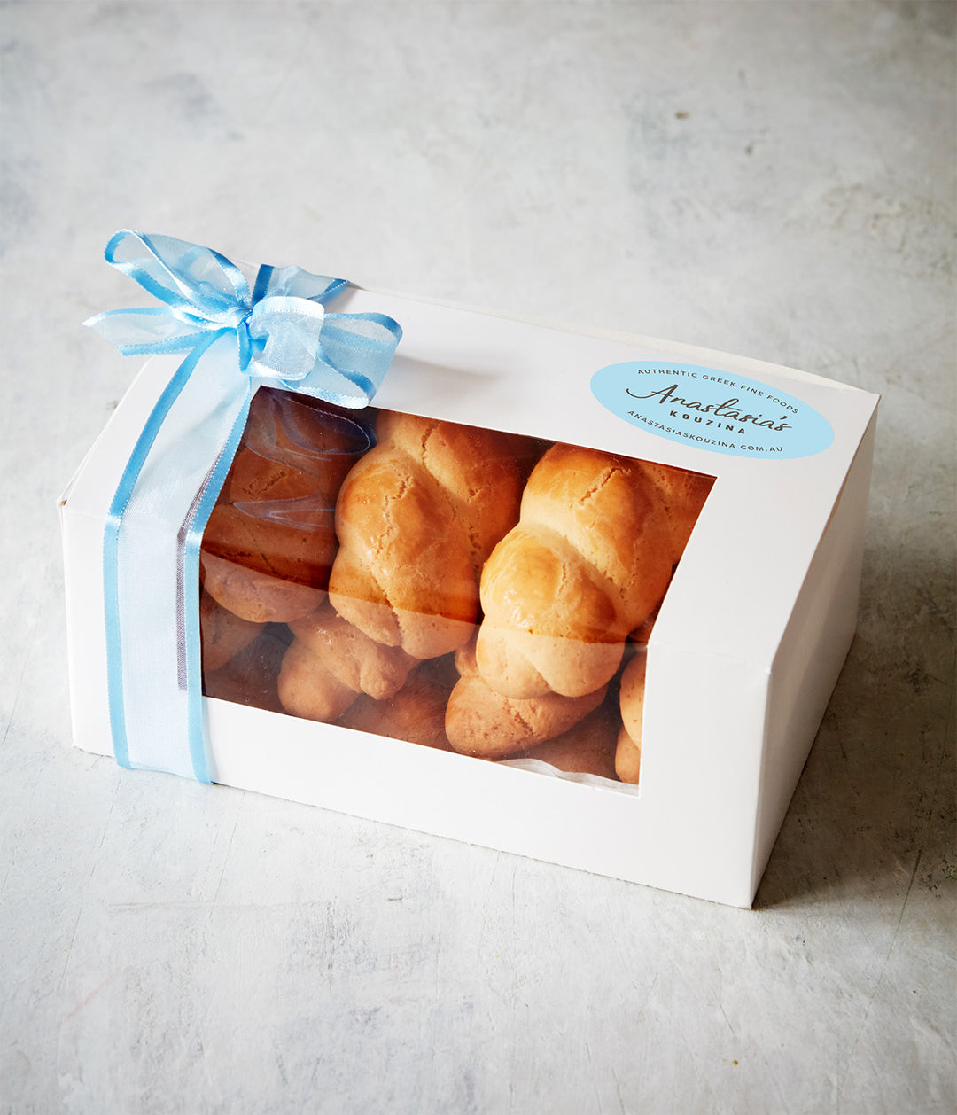 Dachada porno tomosha qilish Marina Aronova yalangoch